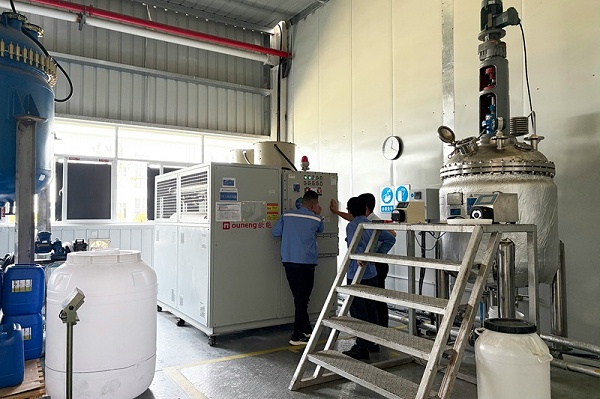 玻璃膜液反应釜防爆冷热一体水温机「欧能机械」