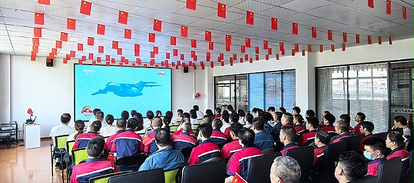 欧能机械集体观看胜利日纪念大会 欧能机械集体观看胜利日纪念大会