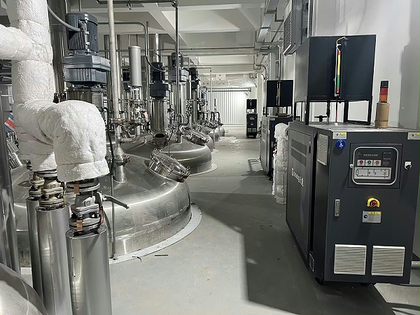 反应釜控温，150KW有机热载体炉和高温油温机， (1)